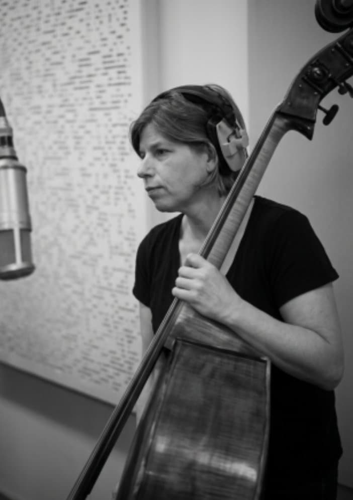 Amy Baldwin playing double bass